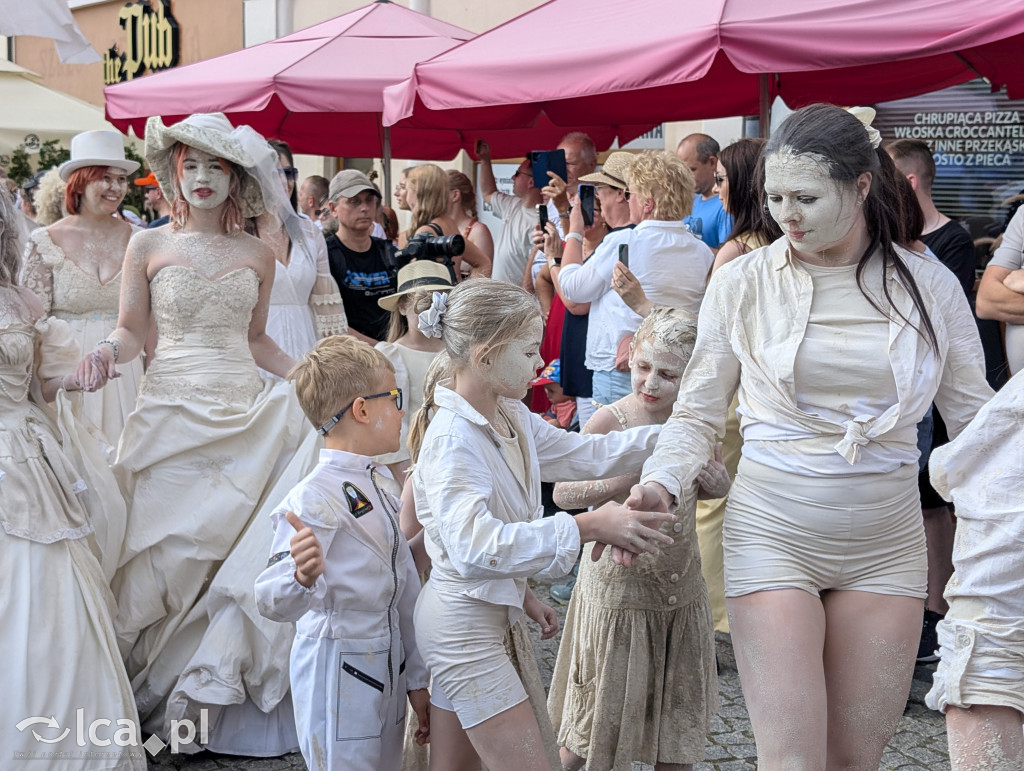 Parada Glinoludów i klimat Święta Ceramiki