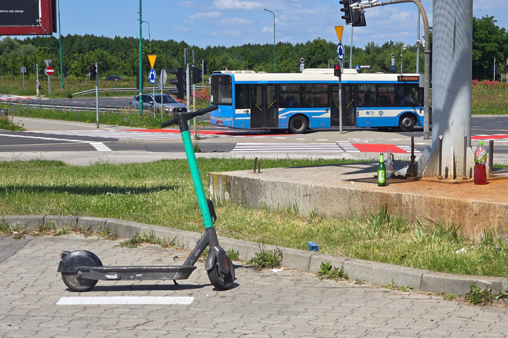 Hulajnogi – wygodny transport czy problem?