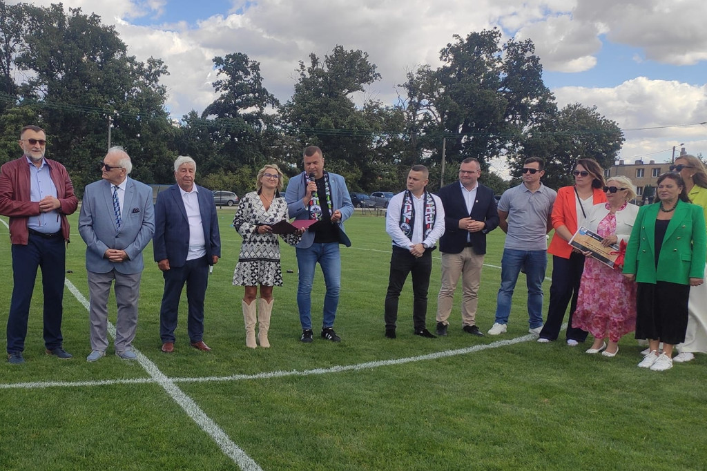 Otwarcie stadionu w Szczedrzykowicach