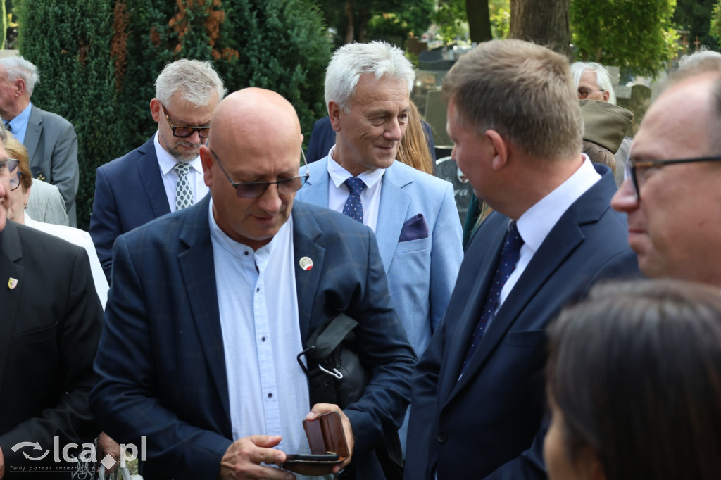 Tabliczka weterana odsłonięta na grobie