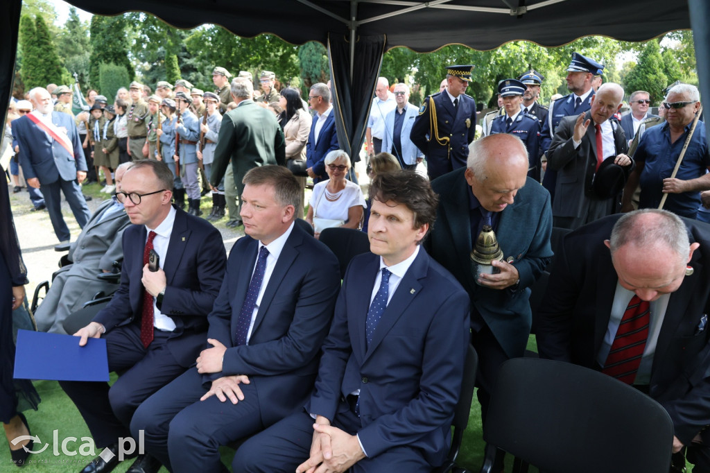 Tabliczka weterana odsłonięta na grobie