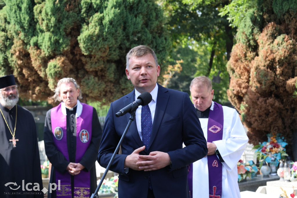 Tabliczka weterana odsłonięta na grobie