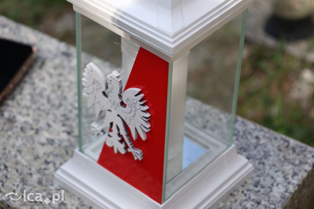Tabliczka weterana odsłonięta na grobie