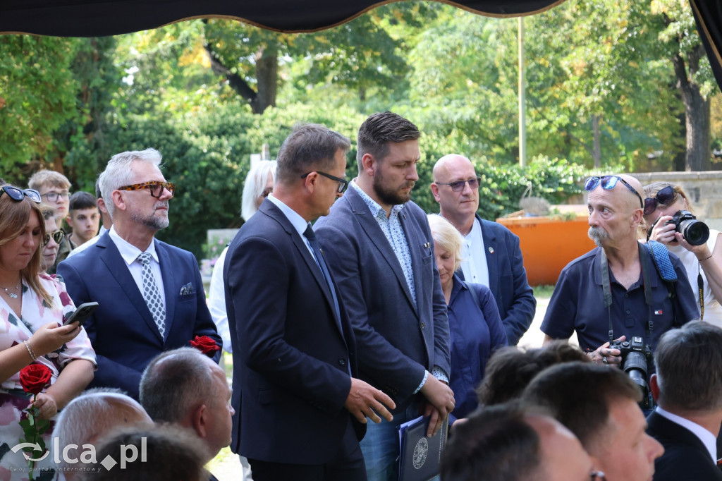 Tabliczka weterana odsłonięta na grobie