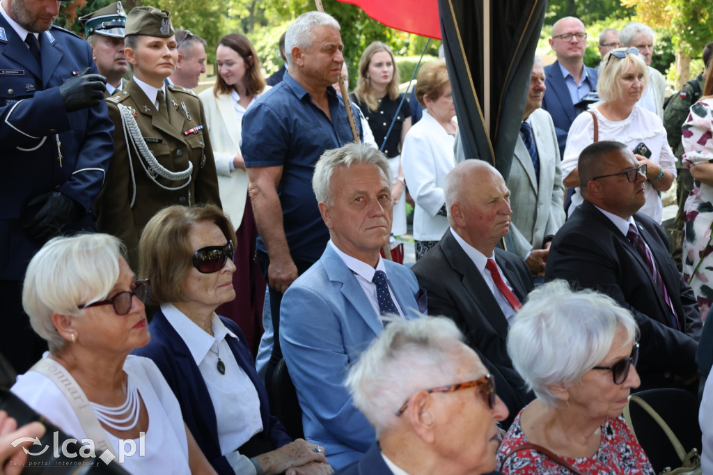 Tabliczka weterana odsłonięta na grobie