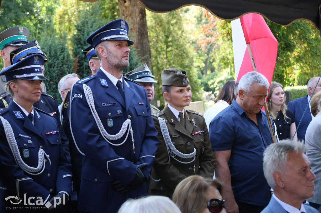 Tabliczka weterana odsłonięta na grobie