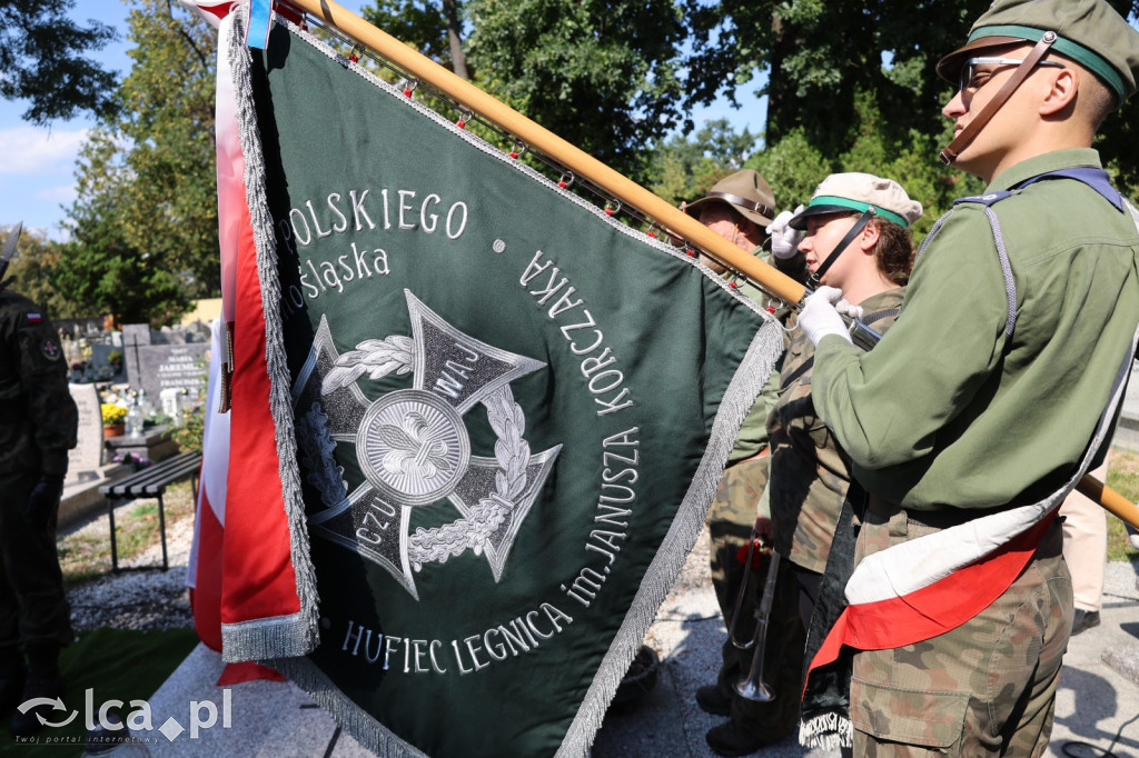 Tabliczka weterana odsłonięta na grobie