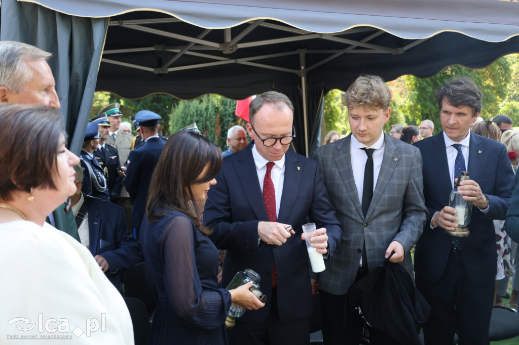 Tabliczka weterana odsłonięta na grobie
