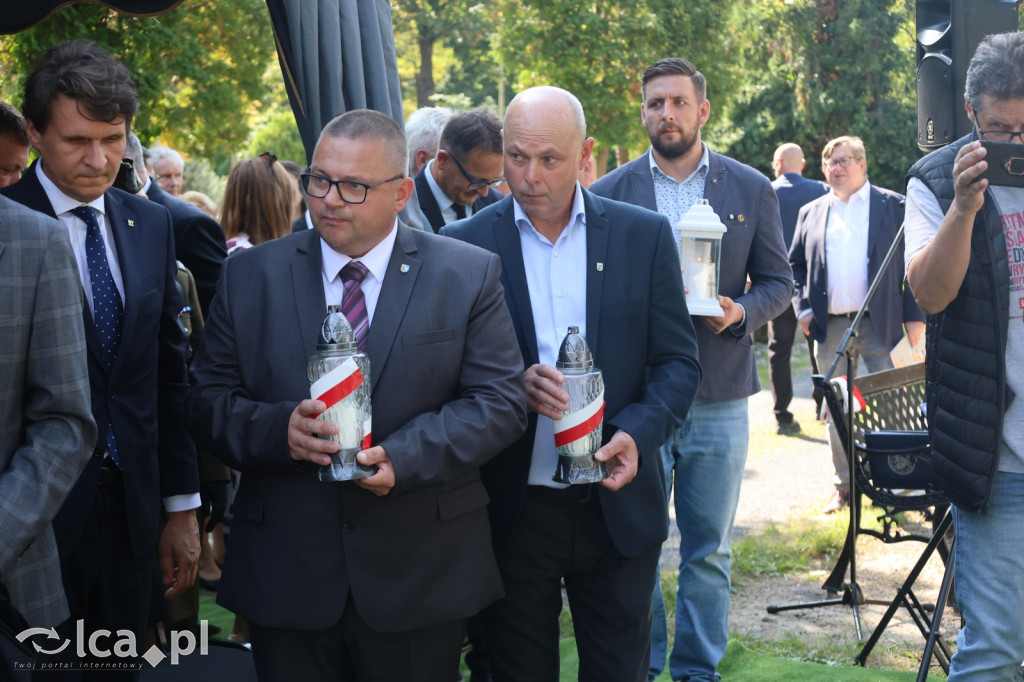 Tabliczka weterana odsłonięta na grobie