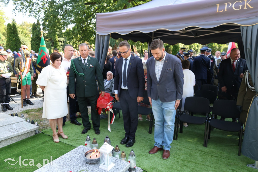 Tabliczka weterana odsłonięta na grobie