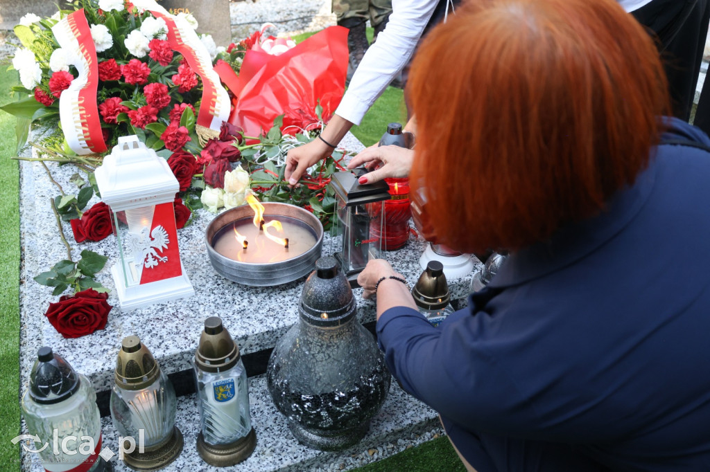 Tabliczka weterana odsłonięta na grobie