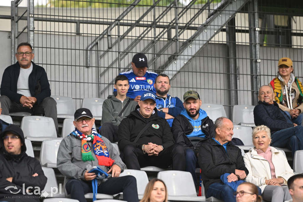 Tak kibice Miedzi wspierali dziś swoją drużynę