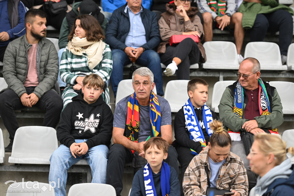 Tak kibice Miedzi wspierali dziś swoją drużynę