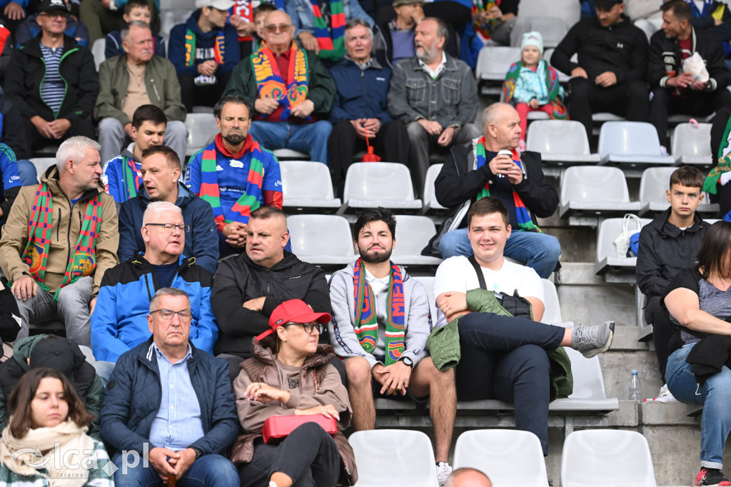 Tak kibice Miedzi wspierali dziś swoją drużynę