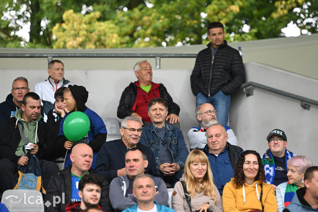 Tak kibice Miedzi wspierali dziś swoją drużynę