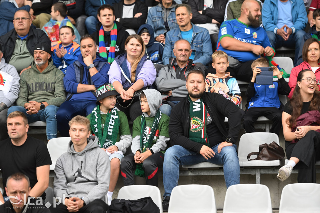 Tak kibice Miedzi wspierali dziś swoją drużynę