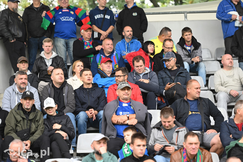 Tak kibice Miedzi wspierali dziś swoją drużynę