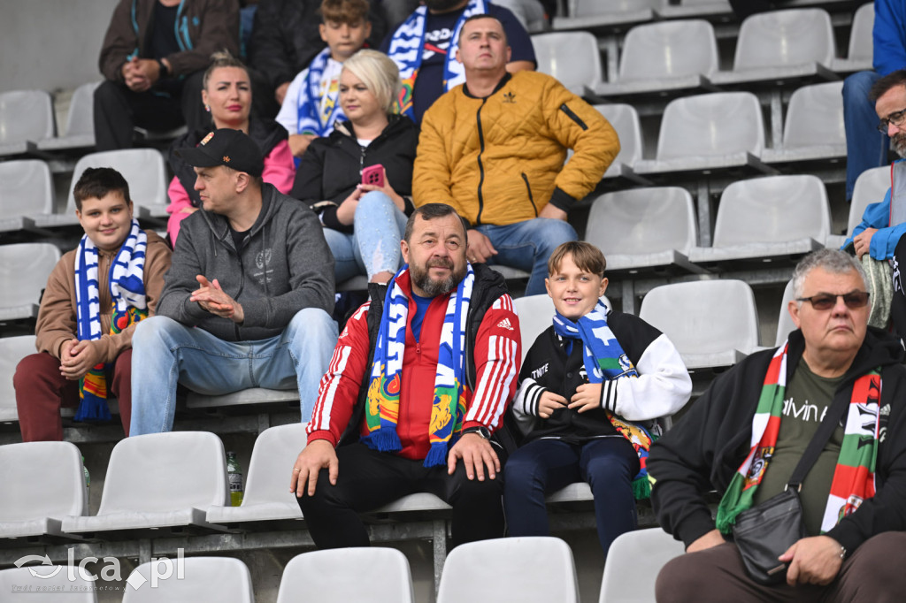 Tak kibice Miedzi wspierali dziś swoją drużynę
