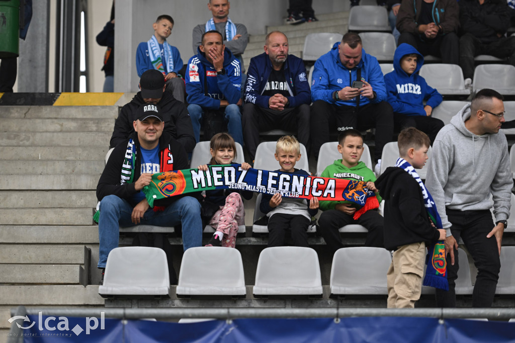 Tak kibice Miedzi wspierali dziś swoją drużynę