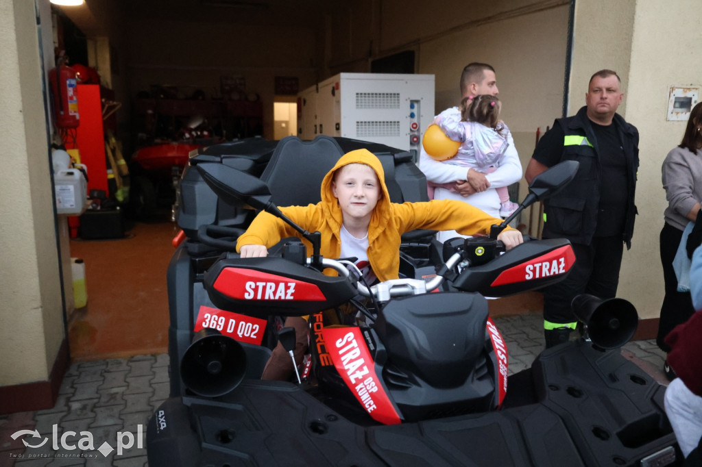 Nowy strażacki Mercedes w garażu OSP Kunice