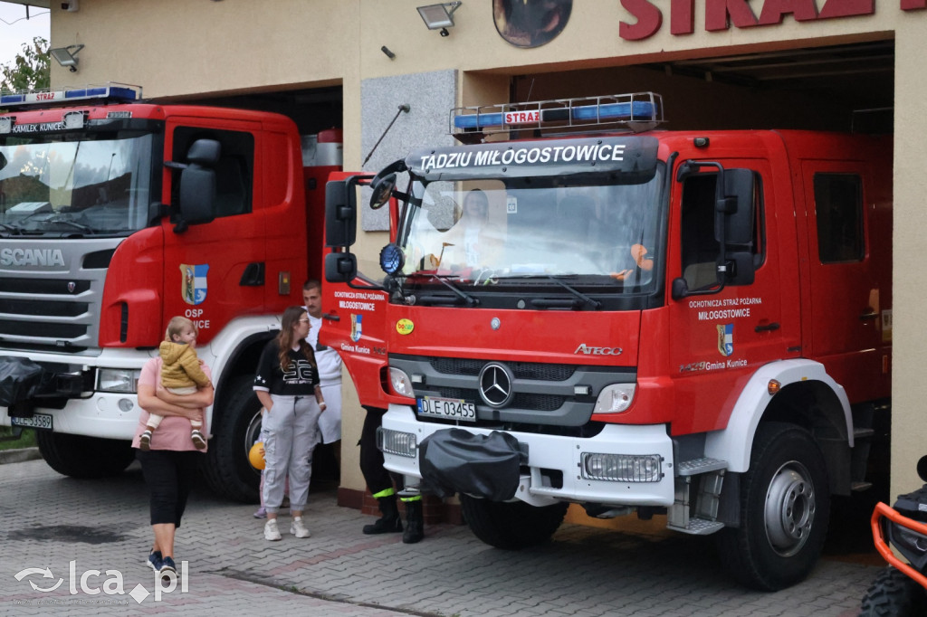 Nowy strażacki Mercedes w garażu OSP Kunice