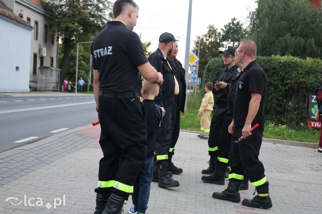 Nowy strażacki Mercedes w garażu OSP Kunice