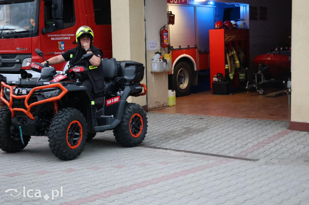 Nowy strażacki Mercedes w garażu OSP Kunice
