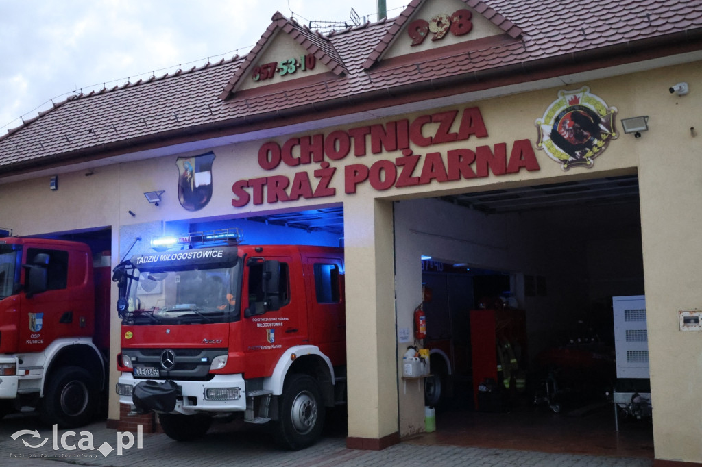 Nowy strażacki Mercedes w garażu OSP Kunice