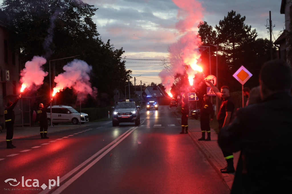 Nowy strażacki Mercedes w garażu OSP Kunice