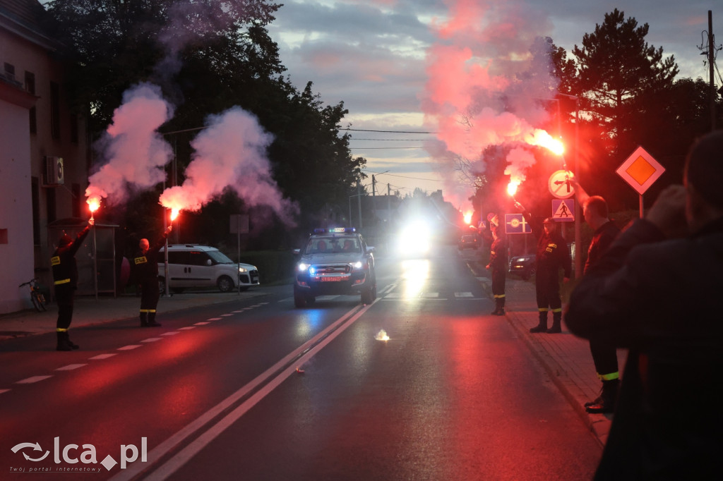 Nowy strażacki Mercedes w garażu OSP Kunice