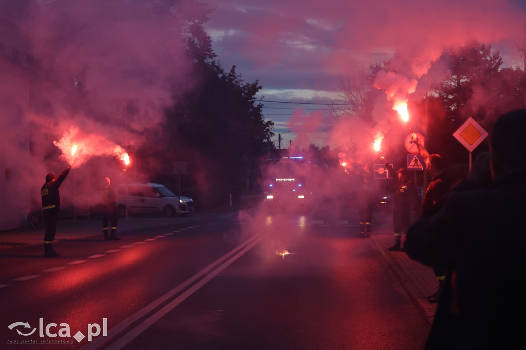 Nowy strażacki Mercedes w garażu OSP Kunice