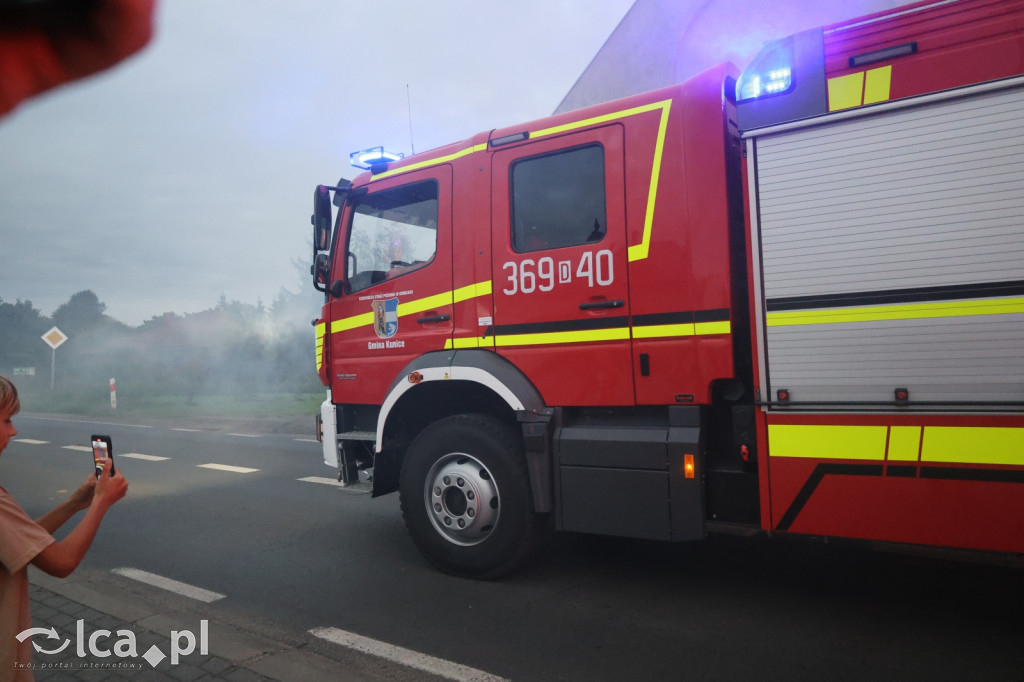 Nowy strażacki Mercedes w garażu OSP Kunice