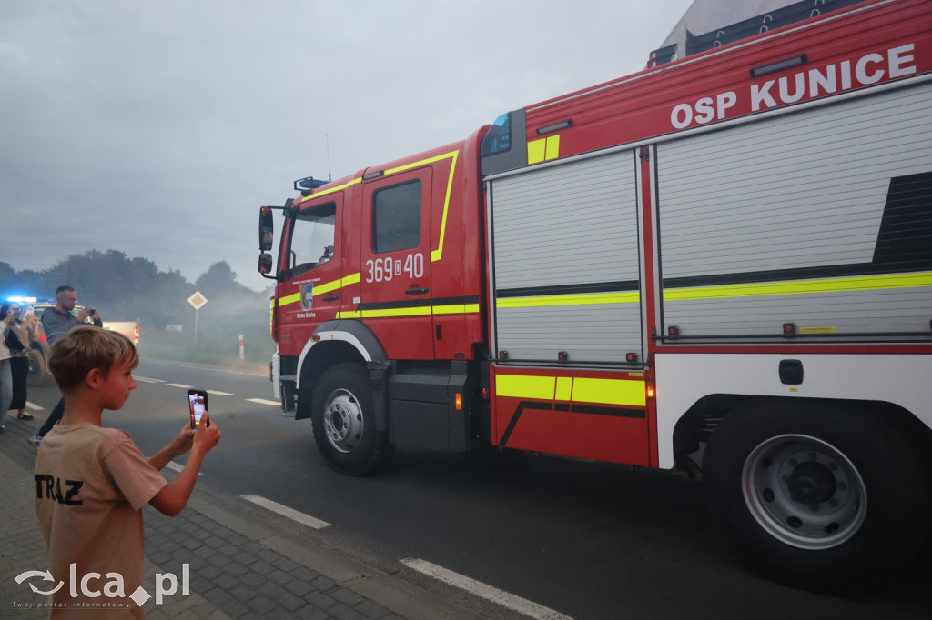Nowy strażacki Mercedes w garażu OSP Kunice
