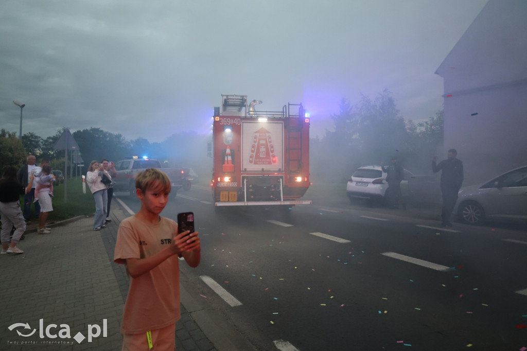 Nowy strażacki Mercedes w garażu OSP Kunice