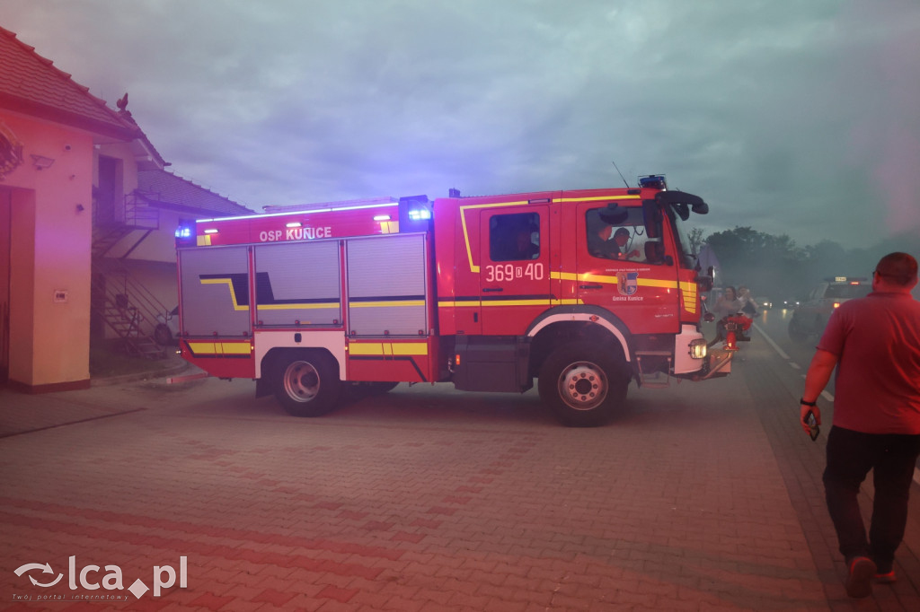 Nowy strażacki Mercedes w garażu OSP Kunice