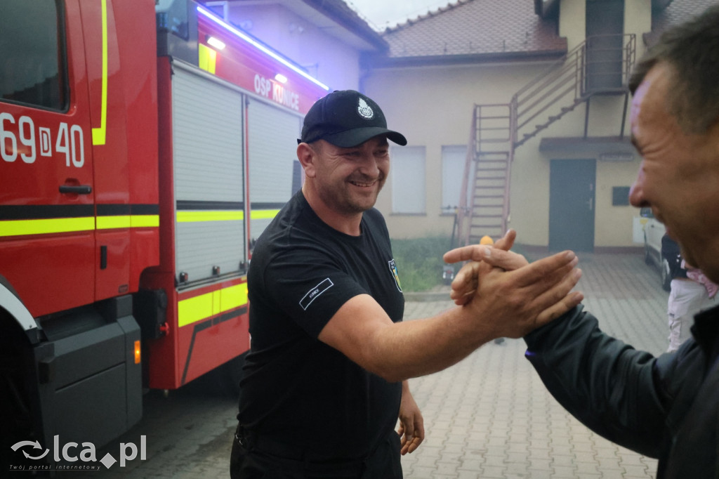 Nowy strażacki Mercedes w garażu OSP Kunice