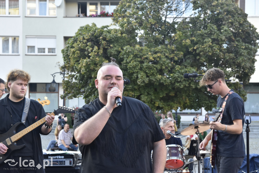 Charytatywny koncert „Gramy i pomagamy” cz2