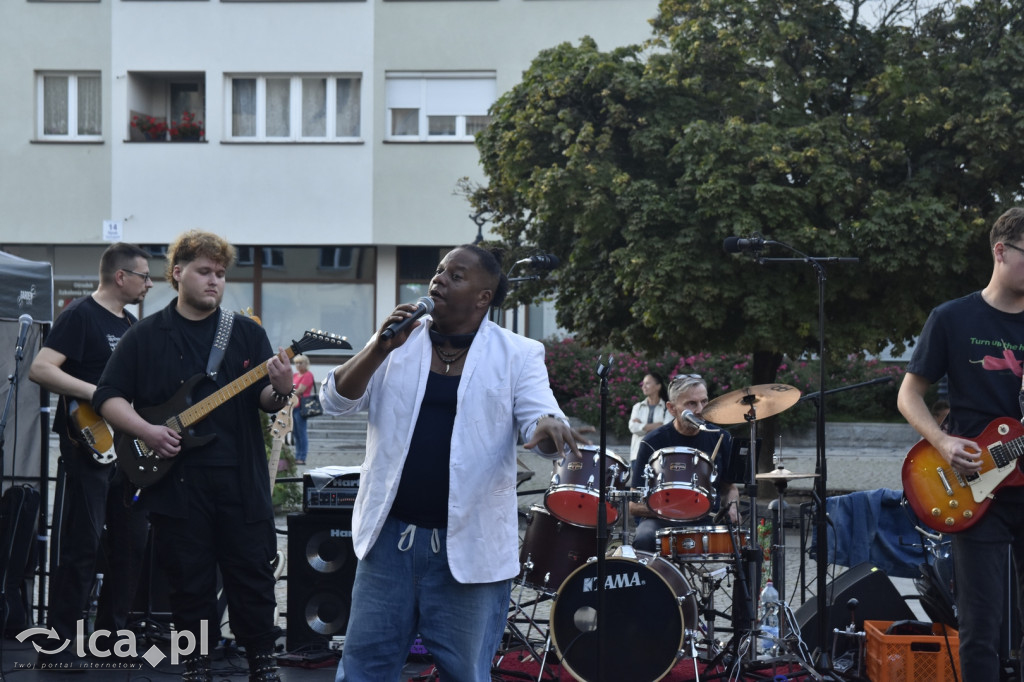 Charytatywny koncert „Gramy i pomagamy” cz2