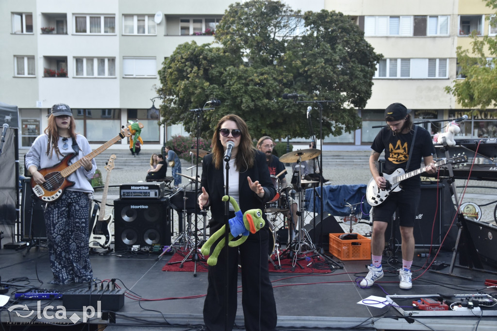 Charytatywny koncert „Gramy i pomagamy” cz2