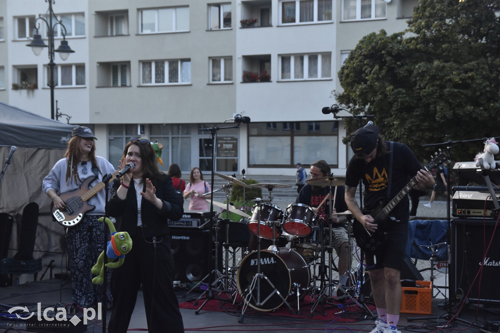 Charytatywny koncert „Gramy i pomagamy” cz2