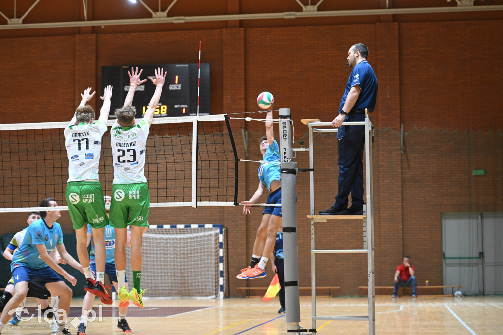 Ikar Legnica wygrywa z AZS Stoelzle Częstochowa