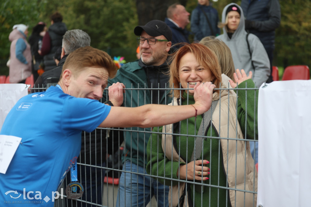 Znajdź się na zdjęciach z mety biegu