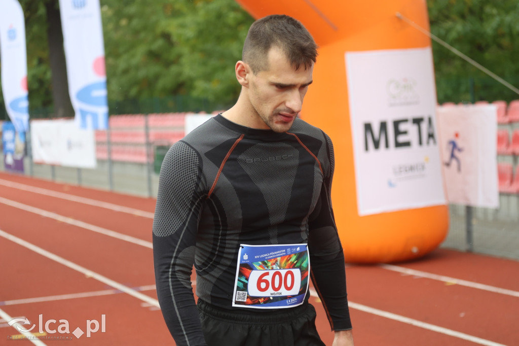 Znajdź się na zdjęciach z mety biegu