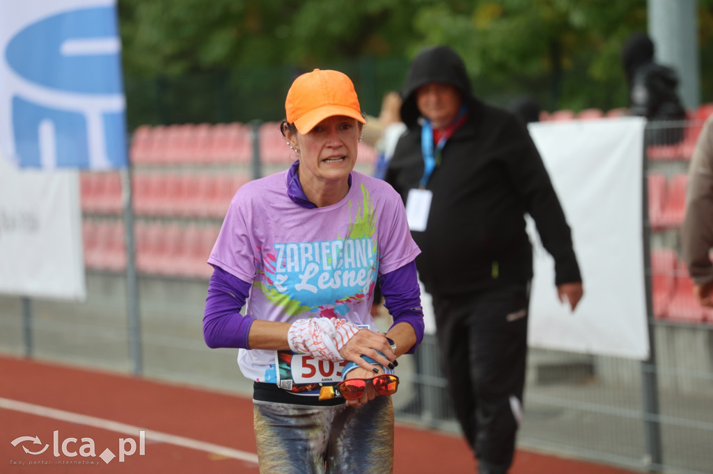 Znajdź się na zdjęciach z mety biegu