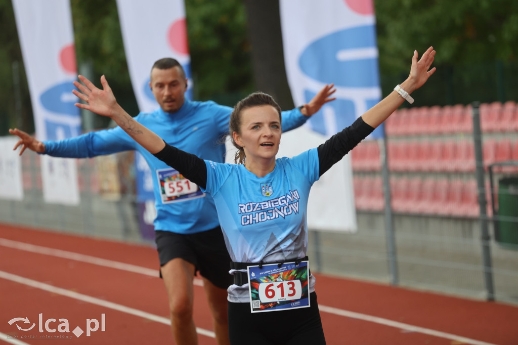 Znajdź się na zdjęciach z mety biegu