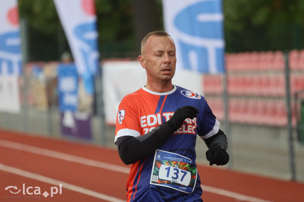 Znajdź się na zdjęciach z mety biegu