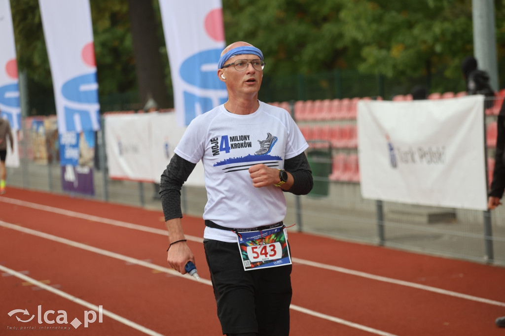 Znajdź się na zdjęciach z mety biegu
