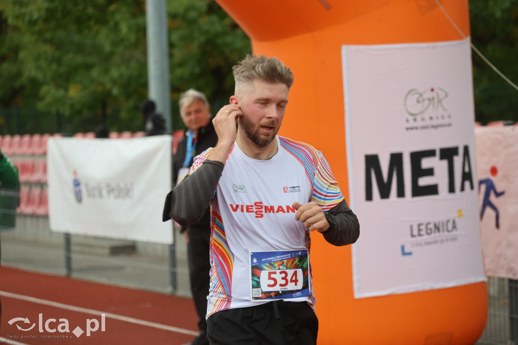 Znajdź się na zdjęciach z mety biegu