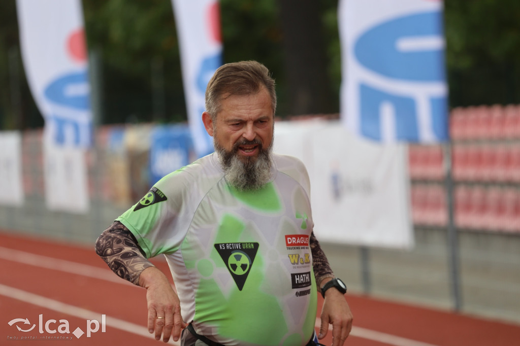 Znajdź się na zdjęciach z mety biegu