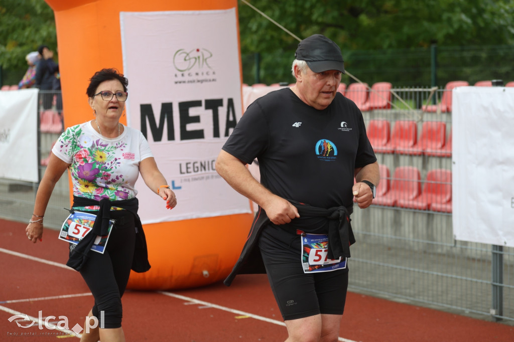 Znajdź się na zdjęciach z mety biegu